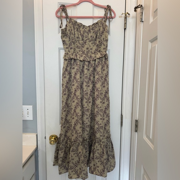 Storia Dresses & Skirts - Storia Floral Print Women's Midi Dress